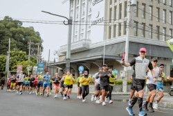 Ratusan Pelari Ikuti Fun Run Unik, Mampir Kafe Lokal Sepanjang Rute