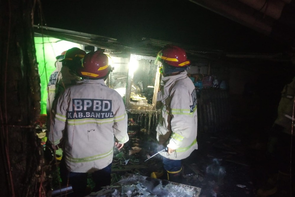 Dapur Warung di Parangtritis Terbakar Dini Hari