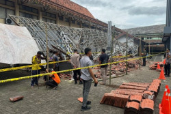 18 Mahasiswa Unsil Terluka Akibat Gazebo Kampus Ambruk