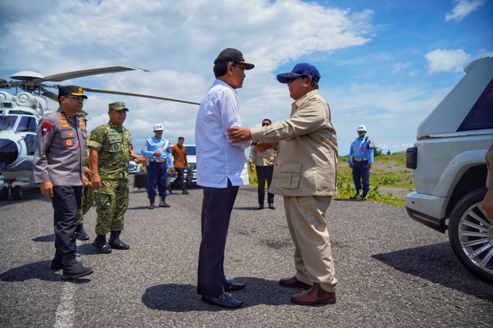 Presiden Prabowo Ajak Sultan HB X Naik Maung Garuda