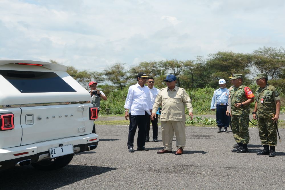 Duduk Satu Mobil, Kedekatan Prabowo Sri Sultan Jadi Sorotan