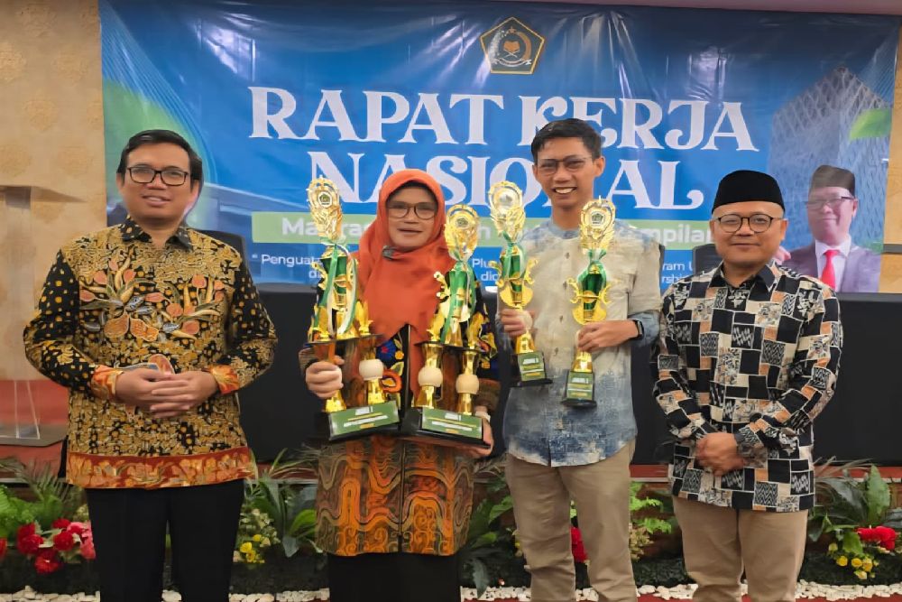 MAN 2 Yogyakarta Sapu Empat Juara Nasional Rakernas 2025