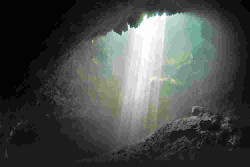 Wisata Karst Kian Padat, Saatnya Siapkan Aturan Baru