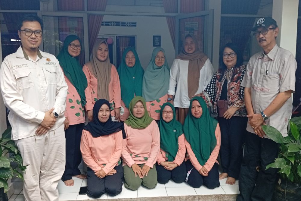 UPN Veteran Dampingi KWT Migunani Kembangkan Timun Baby