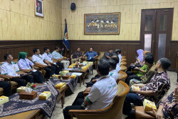 Pekerja Trans Jogja Adukan Upah dan Denda ke DPRD DIY