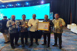 Baru 8 Bulan Pimpin, Harda Kiswaya Bawa Sleman Juara