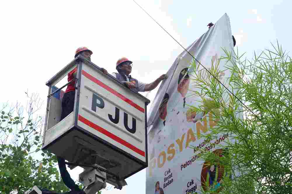 Pemkot Jogja Turunkan Baliho Pejabat Demi Kurangi Sampah Visual