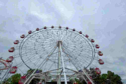 Bianglala Osaka Tersambar Petir, 20 Orang Dievakuasi 9 Jam