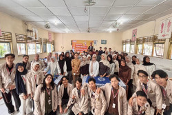 Mahasiswa Amikom Gelar Pelatihan Video Promosi di SMAN 1 Tempel