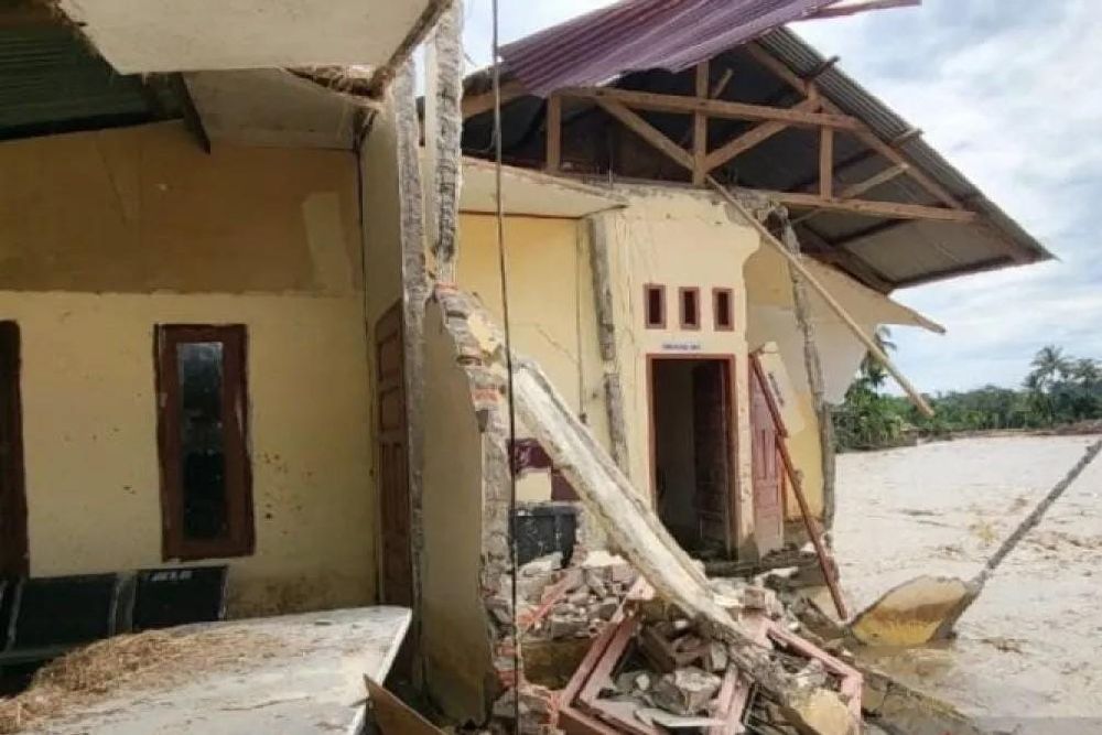 Banjir Hentikan Aktivitas Belajar di Aceh Barat