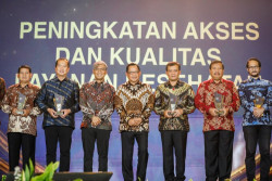 Pemprov Jateng Raih Penghargaan Layanan Kesehatan Terbaik