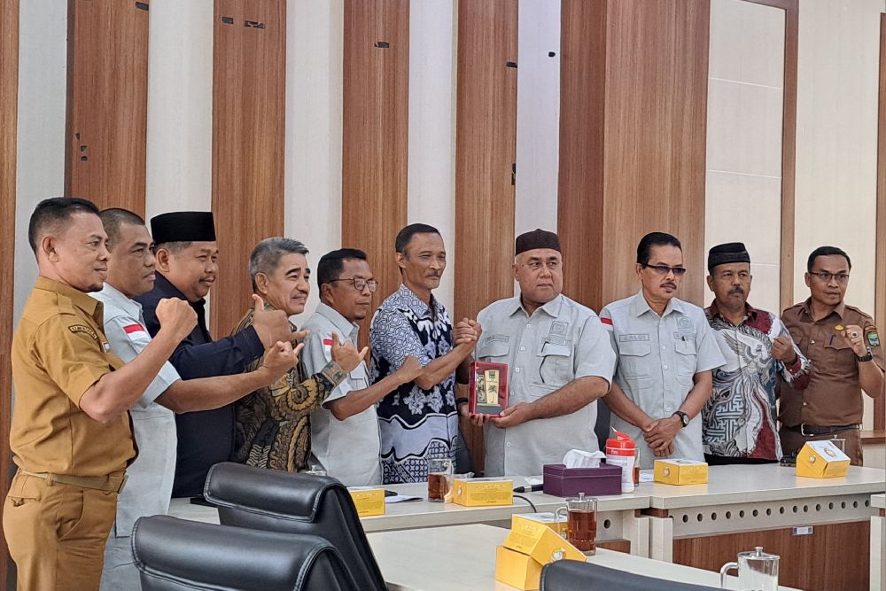 Lagu Banda Lah Kariang Warnai Kunjungan DPRD Padang Pariaman di Sleman