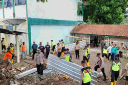Tembok Parkiran SMAN 1 Polanharjo Klaten Ambruk Diterjang Hujan Deras