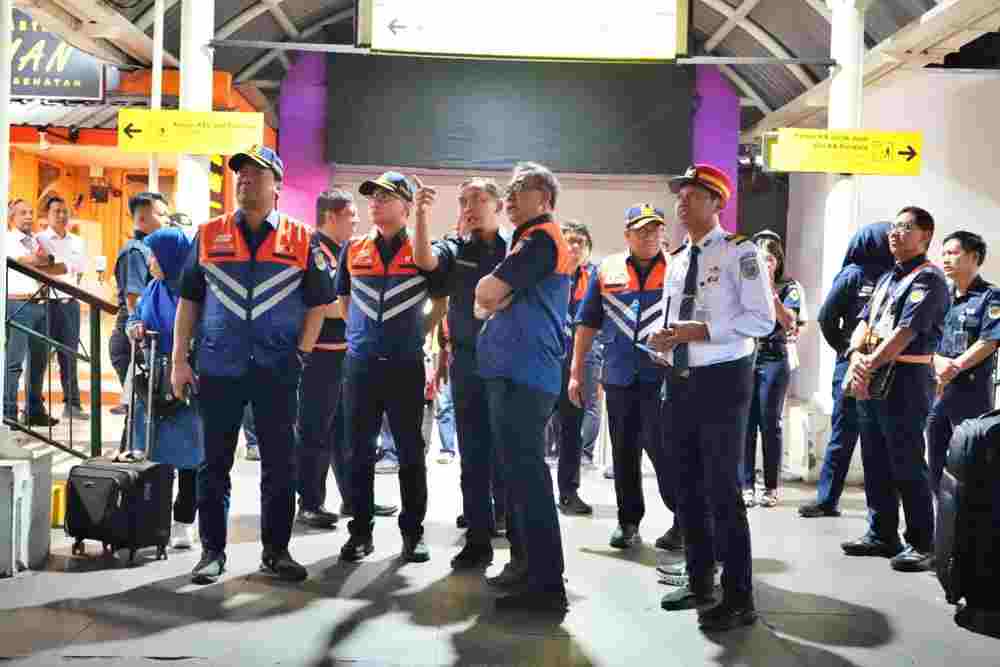 KAI dan KNKT Inspeksi Jalur Daop 6 Jelang Nataru