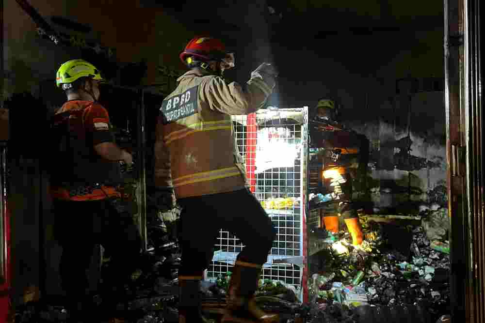 Warung Kelontong di Bantul Hangus, Satu Pegawai Luka Bakar