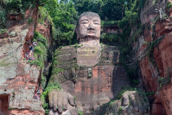 Buddha Raksasa Leshan di China Makin Dilirik Wisatawan Asing