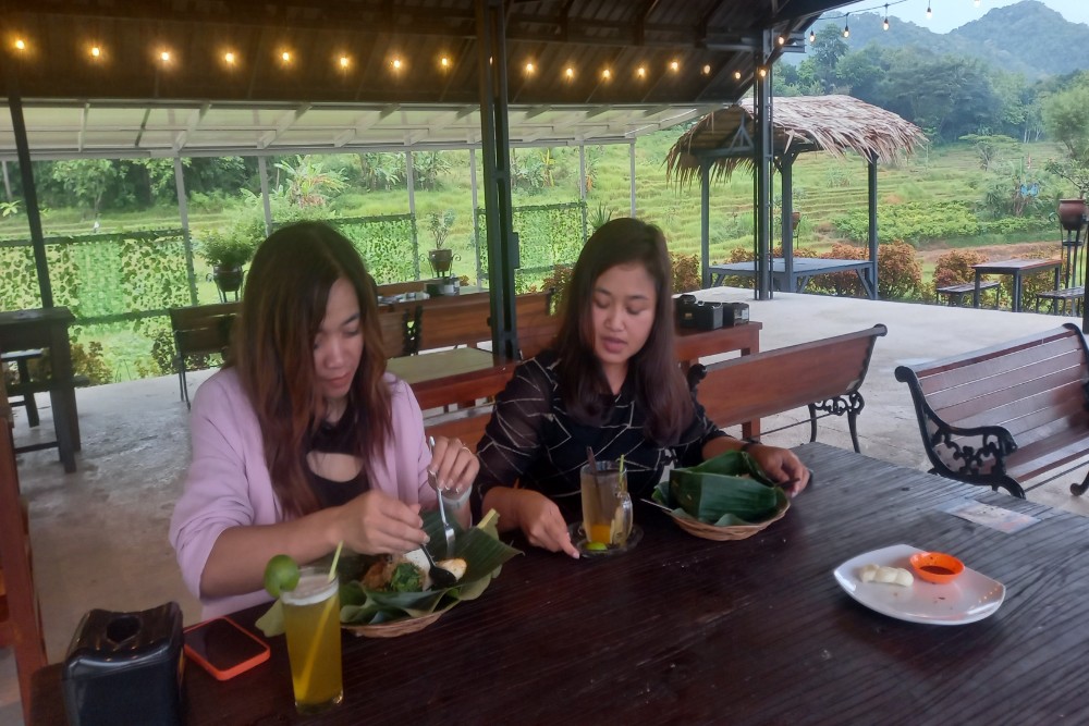 Dadap Sumilir Kulonprogo Hidupkan Lagi Cita Rasa Jawa Lewat Nasi Takir