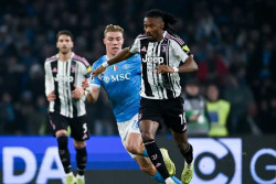 Napoli Tekuk Juventus 2-1 dan Kembali ke Puncak Klasemen Liga Italia