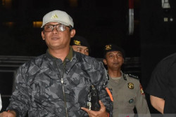 KPK Sita Uang dan Emas dalam OTT Bupati Lampung Tengah
