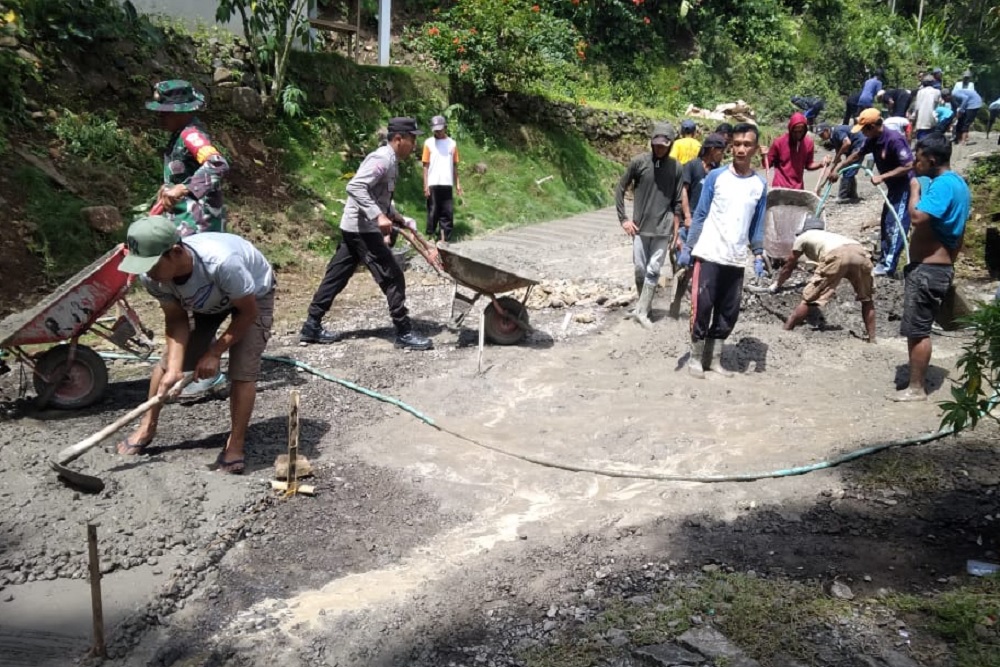Jalan Rusak Bertahun-tahun, Warga Kulonprogo Urunan untuk Perbaikan