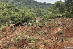 Pemkab Bandung Perpanjang Pencarian Korban Longsor di Arjasari
