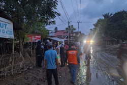 Warga Pidie Jaya Butuh Tenda untuk Pulang Setelah Banjir