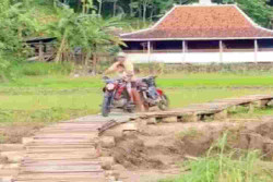 Jembatan Darurat Sriharjo Diharap Pulihkan Ekonomi UMKM