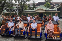 PT KAI Serahkan 50 Becak Listrik untuk Kurangi Emisi Malioboro