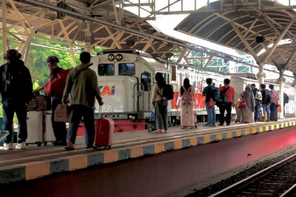 Kereta Api Jadi Tulang Punggung Transportasi Nataru