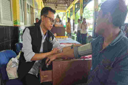 Libur Nataru, Puluhan Sopir Bus di Jombor Jalani Tes Urine