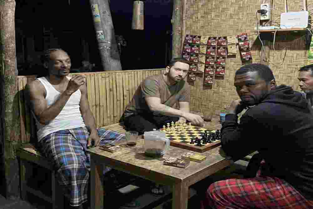 Snoop Dogg Unggah Foto AI Bareng Eminem dan 50 Cent di Indonesia