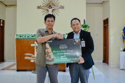 Perkuat Kepedulian Sosial di Natal 2025, BNI Berbagi Paket Pangan