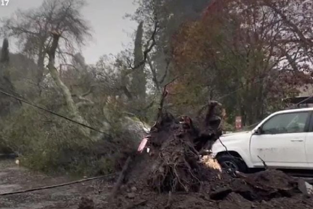 Badai Dahsyat, California Tetapkan Status Darurat di Enam Wilayah