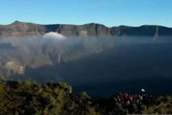 Jalur Pendakian Gunung Tambora Ditutup Mulai 28 Desember 2025