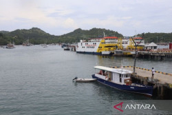 Gelombang Tinggi, Pelayaran Labuan Bajo Dihentikan