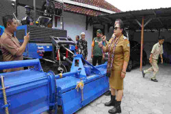 Petani Gunungkidul Terima Bantuan Alsintan Rp12 Miliar