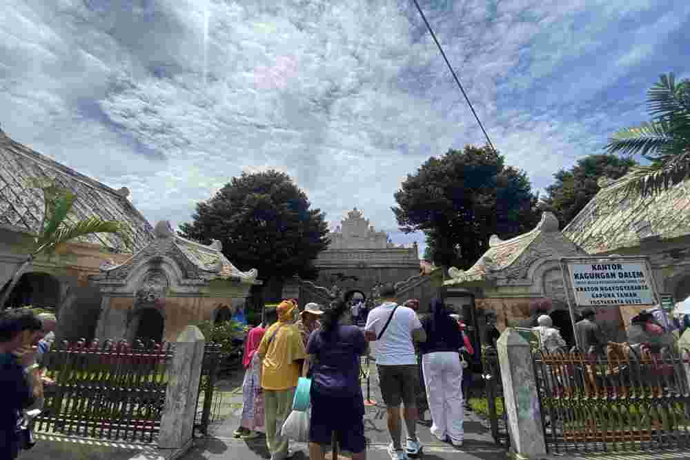 Taman Sari Jogja Masih Ramai Sehari Setelah Tahun Baru