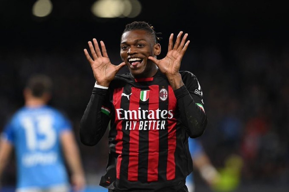 Gol Leao Antar AC Milan Kembali ke Puncak Klasemen Liga Italia