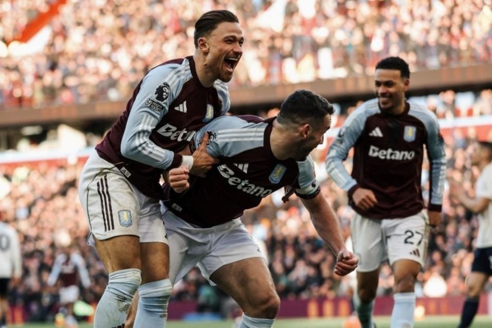 Aston Villa Tekuk Forest 3-1, McGinn Borong Dua Gol
