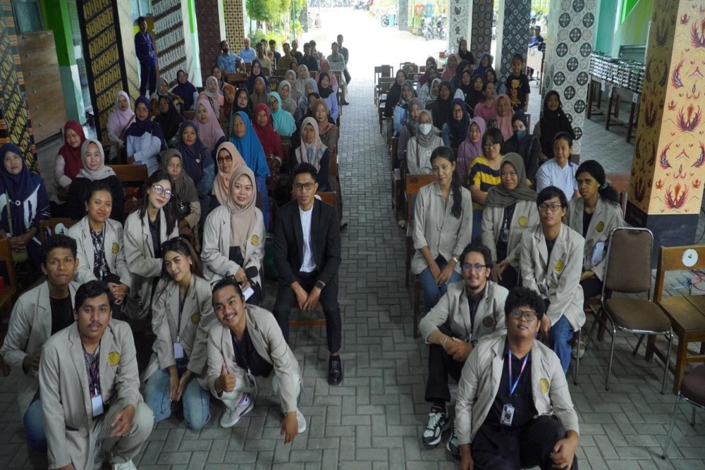Parlinka Project Amikom Edukasi Pola Asuh Positif Orang Tua Remaja