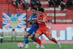 Van Gastel Sebut PSIM Kerja Ekstra Taklukkan Semen Padang