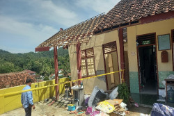 Bangunan Bergeser, SDN Kokap Kulonprogo Belajar di Tenda