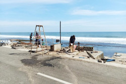 Relokasi Pedagang Pantai Sepanjang Tanpa Perpanjangan Waktu