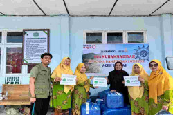 UNISA Yogyakarta Salurkan Bantuan Perlengkapan Ibadah