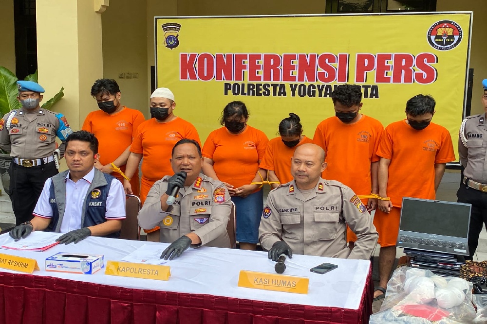 Kantor Love Scam di Sleman Raup Omzet Rp10 Miliar per Bulan