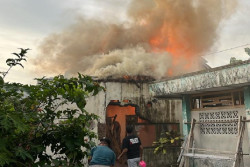 Bakar Sarang Tawon, Rumah Kosong di Bantul Ikut Terbakar