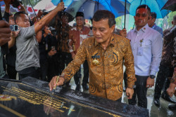 Resmikan Monumen RM Bambang Soeprapto, Ahmad Luthfi Usulkan Pahlawan
