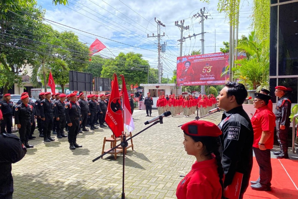 HUT ke-53 PDI Perjuangan DIY, Bagi Sembako hingga Bersih Sungai