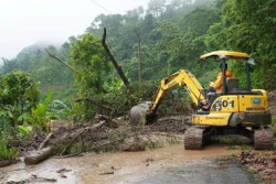 Ribuan Warga Tempur Terisolasi Akibat Longsor di Jepara