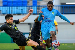 Persela Tahan Barito Putra 0-0 di Stadion Surajaya